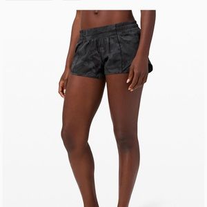 Lulu lemon size 4 gray camo hotty totty shorts